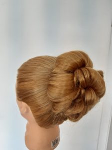 Großer Dutt - Hochzeitsfrisur