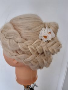 Geflochtene Brautfrisuren in Straubing und der Umgebung