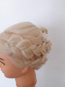 Hochzeit - Flechtfrisur bei blonden Haaren