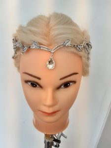 Kopfschmuck für den großen Tag von Janaspa