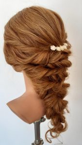 Frisur für eine Braut