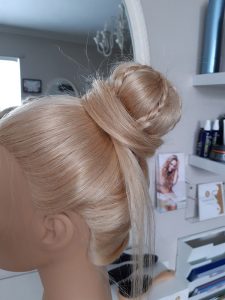 Frisur für die Hochzeit