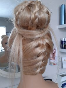 Flechtfrisur für die Hochzeit